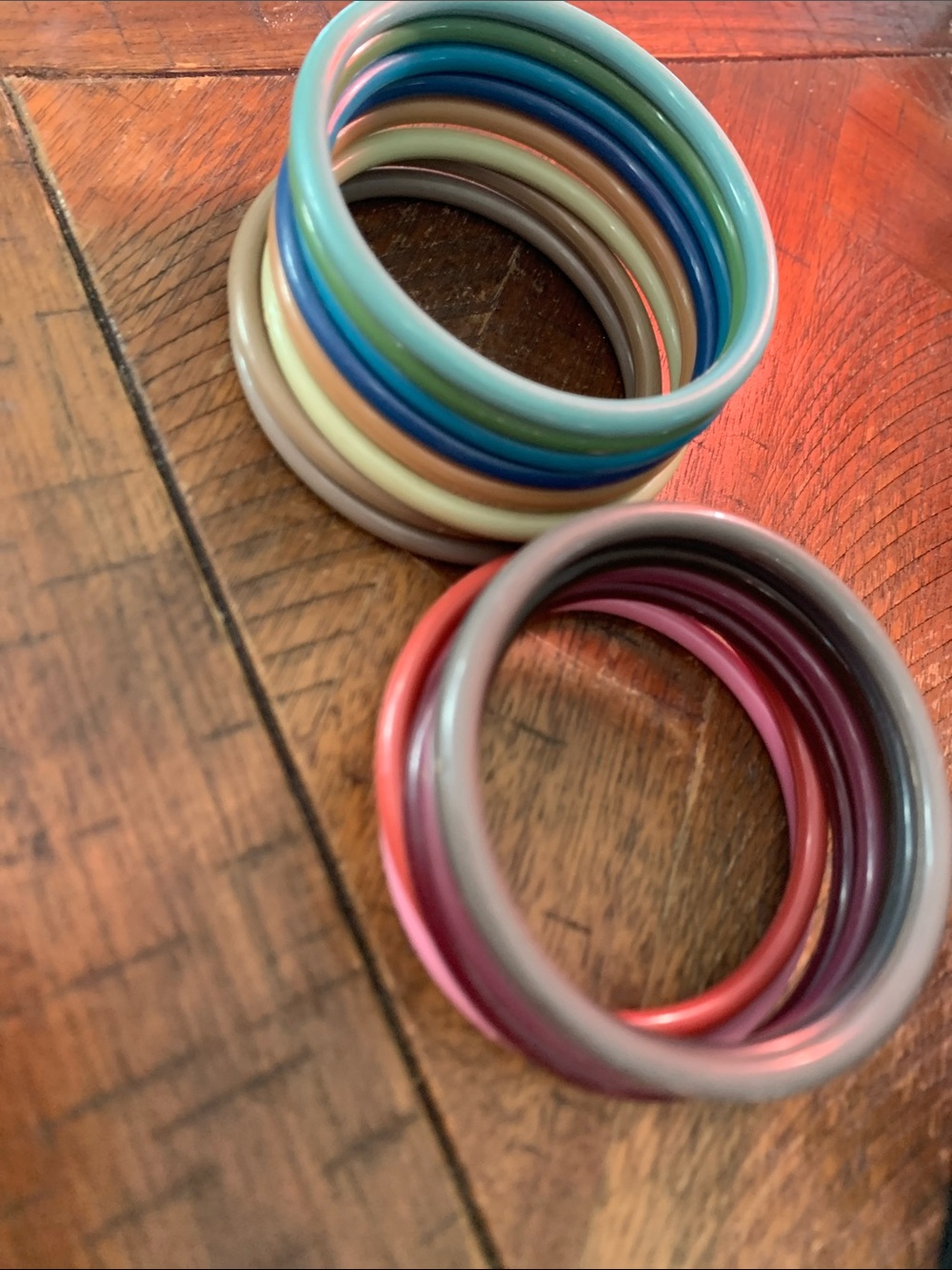 VTG 15 Colorful Stackable Acrylic Plastic Women’s Bangle Bracelets - Multicolor